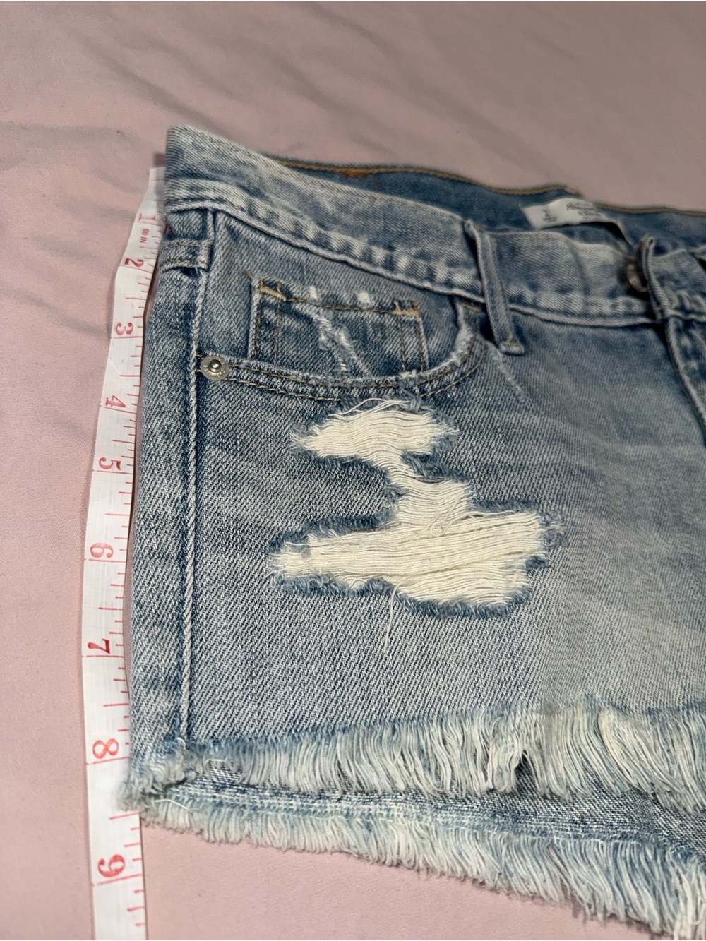 NWT Abercrombie & Fitch Festival High Rise Distressed Denim Shorts Size 2 / 26W - Picture 7 of 10